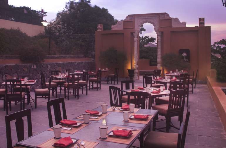 fort_jadhavgad_Terrace_Restaurant