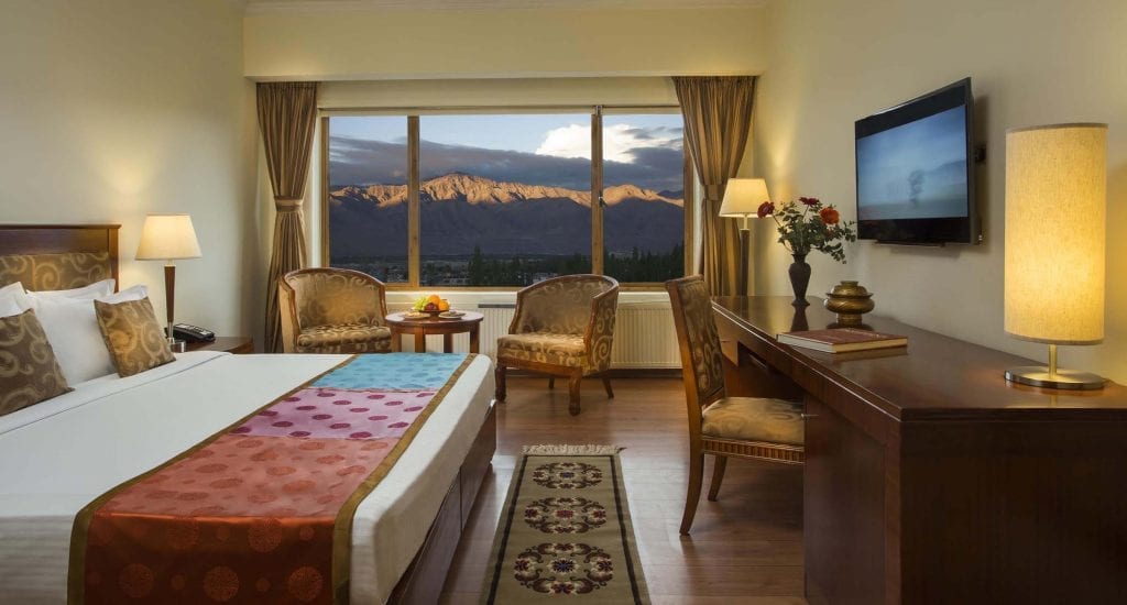 deluxe-room-the-grand-dragon-hotel-ladakh