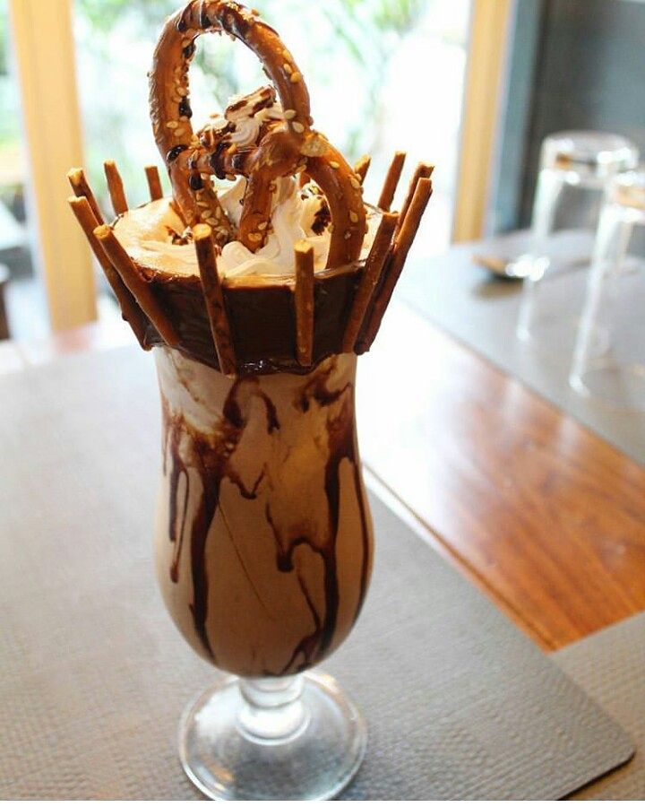 Nutella pretzel shake