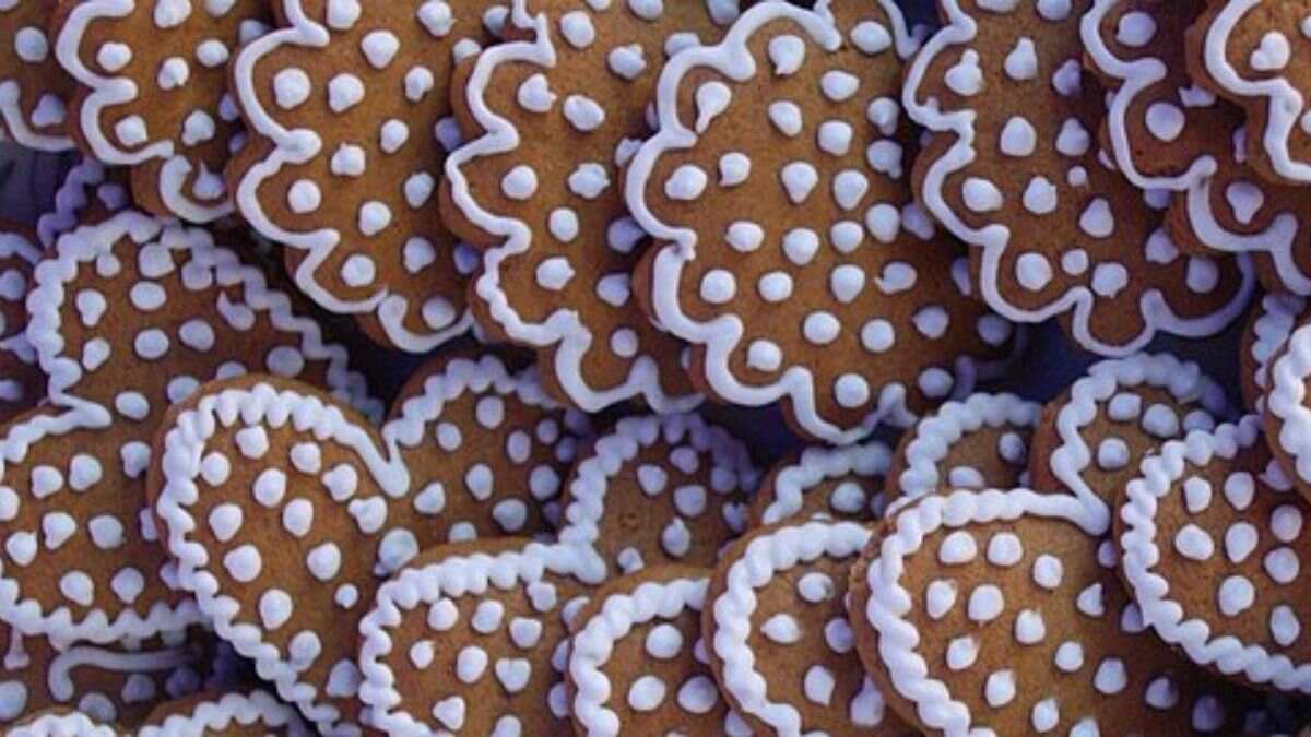 Pierniczki A Christmas Delight Polish Gingerbread Cookies Date Back