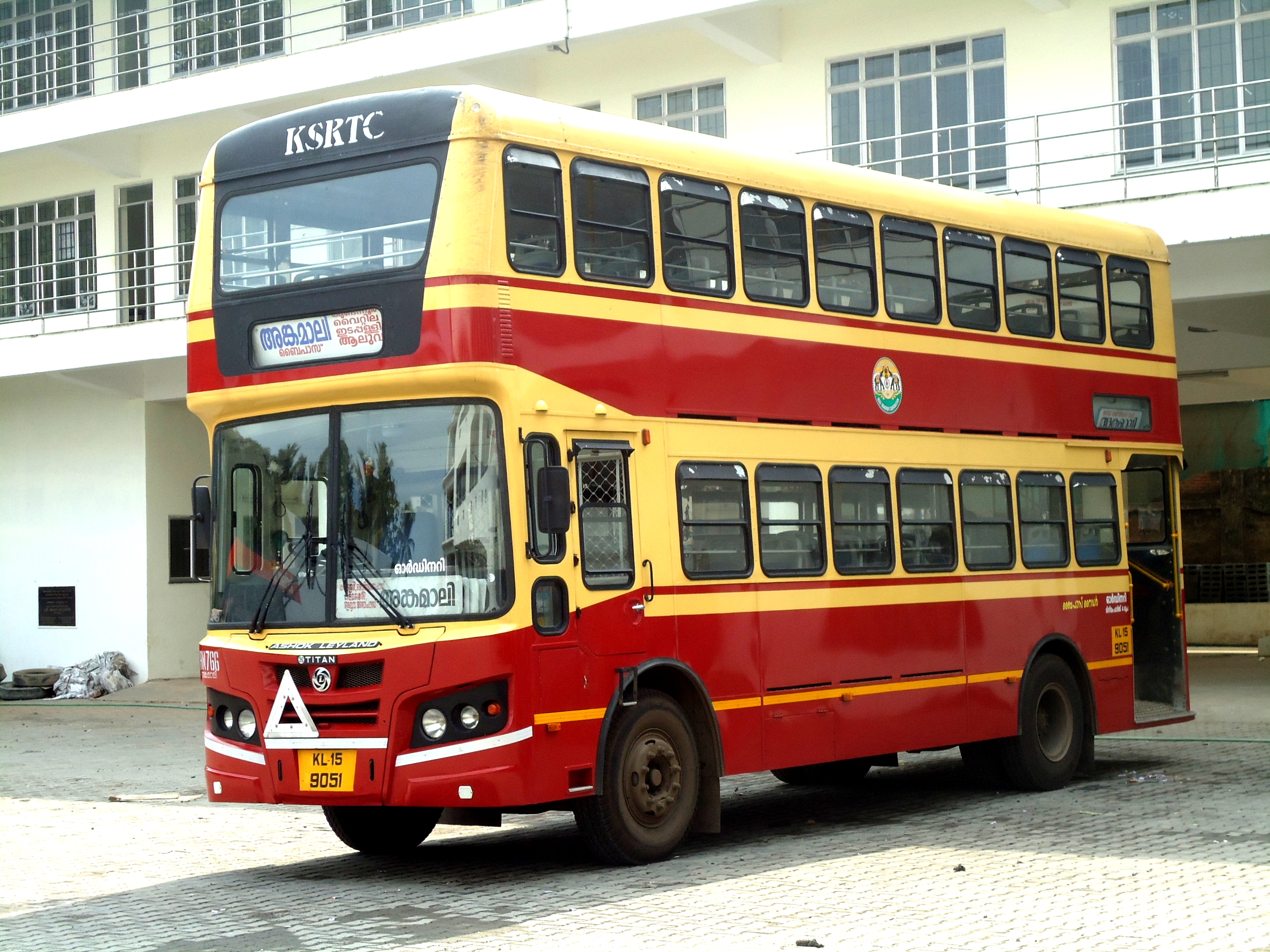 Double Decker Bus in Bengaluru - Curly Tales