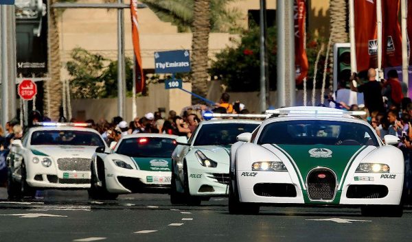 UAE-DUBAI-POLICE-CARS-BUGATTI