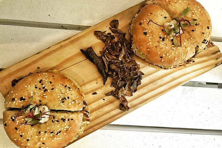 Try Out The Dabeli Bagels At The Earth Cafe In Pune