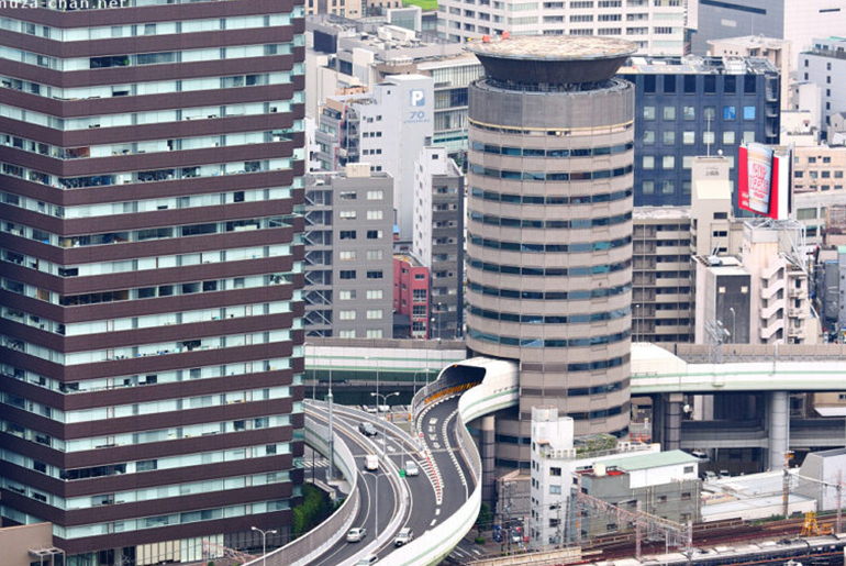 building a highway in japan