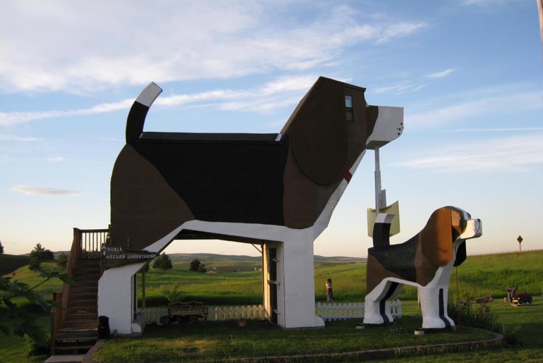 A Dog-Shaped Guesthouse Is The Perfect Abode For All Dog Lovers In US