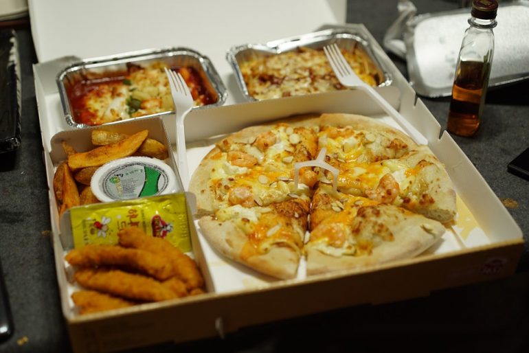 Ordering Food Online? Now You’ll Have To Pay Extra After Plastic Ban