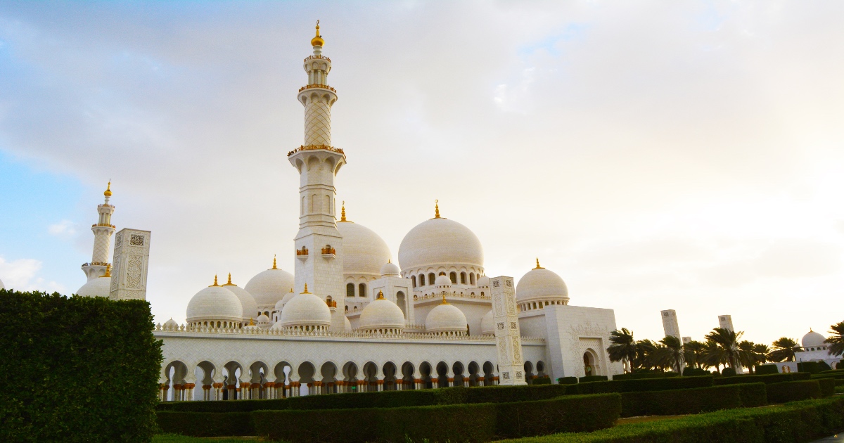 Top 5 Unknown Facts About Shiekh Zayed Grand Mosque That Will Stun You