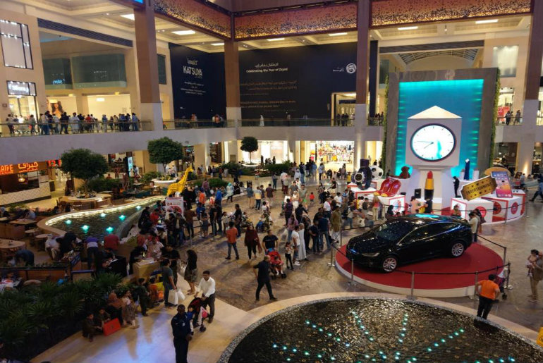 This Mall In Abu Dhabi Gives You A Chance To  Win Up to AED 100,000 Every Week