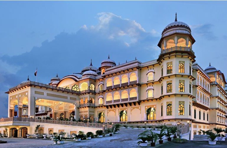 5 Luxury Resorts Near Delhi For NYE