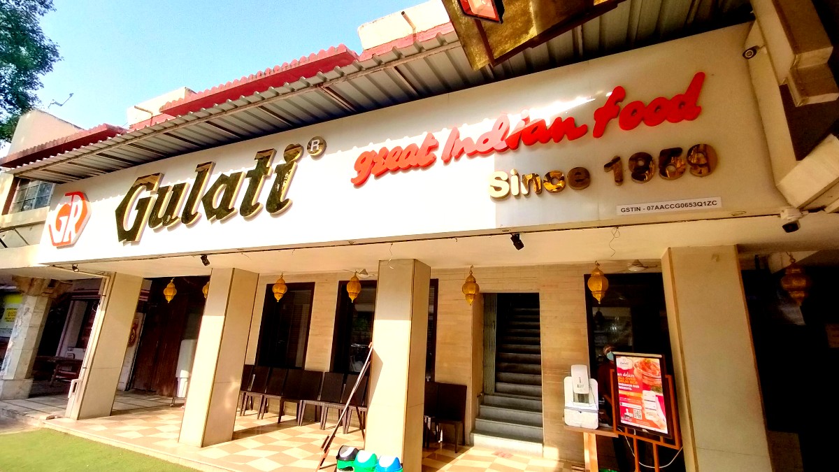 5 Legendary Eateries In Pandara Road For Best Desi Food In Delhi