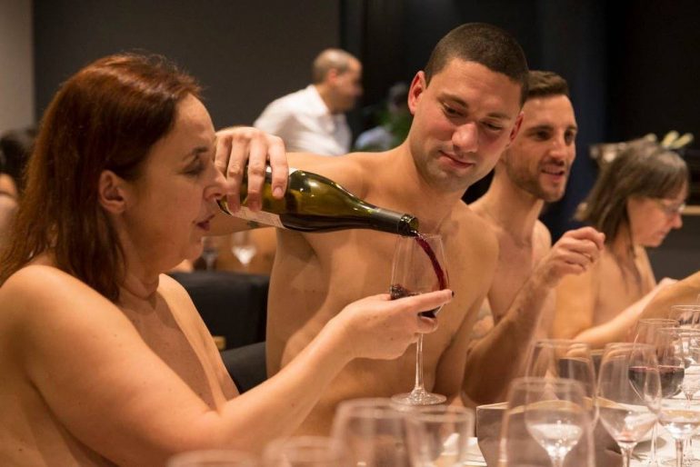 Nude Restaurant In Paris Shuts Down