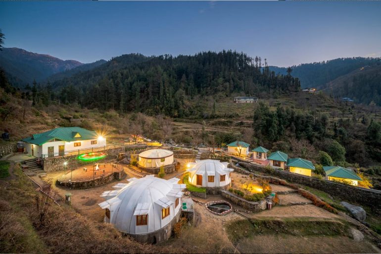 This Eco Resort In Himachal Lets You Stay Inside Domes & Enjoy Stunning Views Of The Mountains