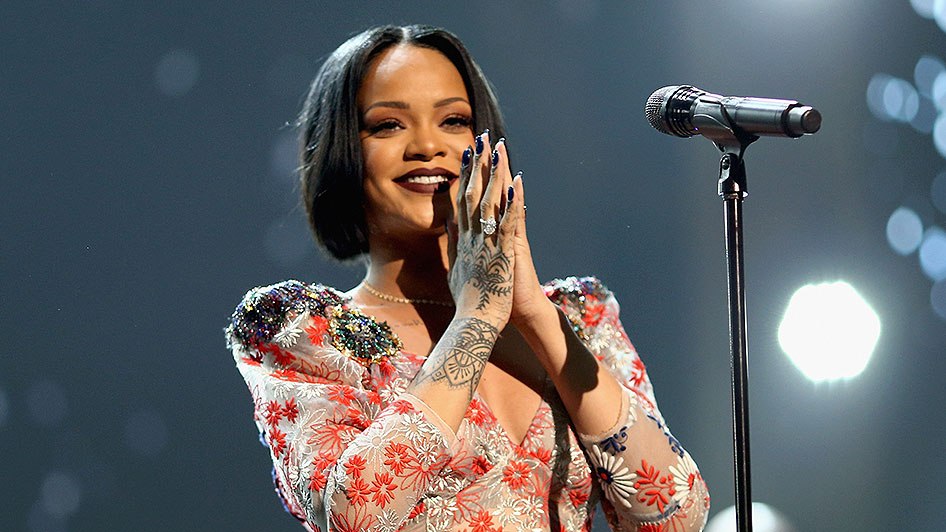 Rihanna All Set To Perform In Mumbai This October