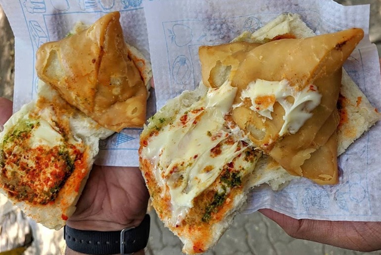 Cheese Grill Samosa Pav @ Jugnu Soda’s & More In Ghatkopar