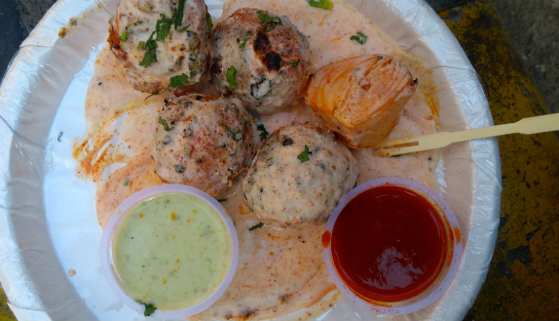 CG’s Kitchen In Vikaspuri Is Serving Utterly-Butterly Gravy Momos