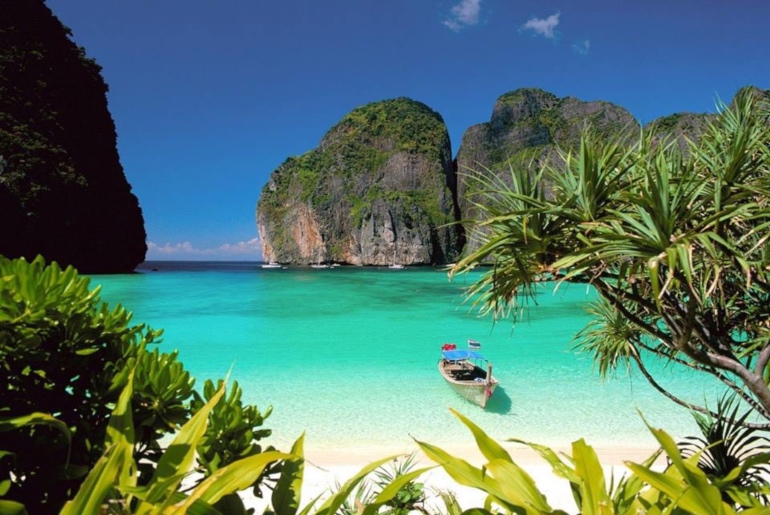 6 Reasons Why Phuket Must Be On Your Bucket List
