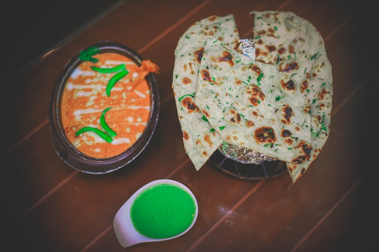 736 AD In Delhi Is Serving Bottomless Butter Chicken And Naan For Rs 499 ONLY