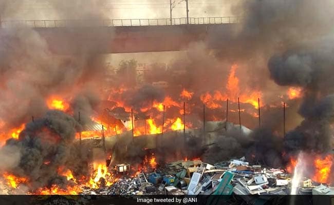 Magenta Line Metro Services Disrupted Due To A Major Fire Under The Kalindi Kunj Metro Station