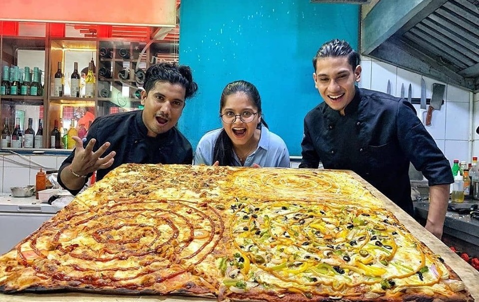 Finish This 34 Inch Pizza At The American Connection Diner And Win ₹34,000