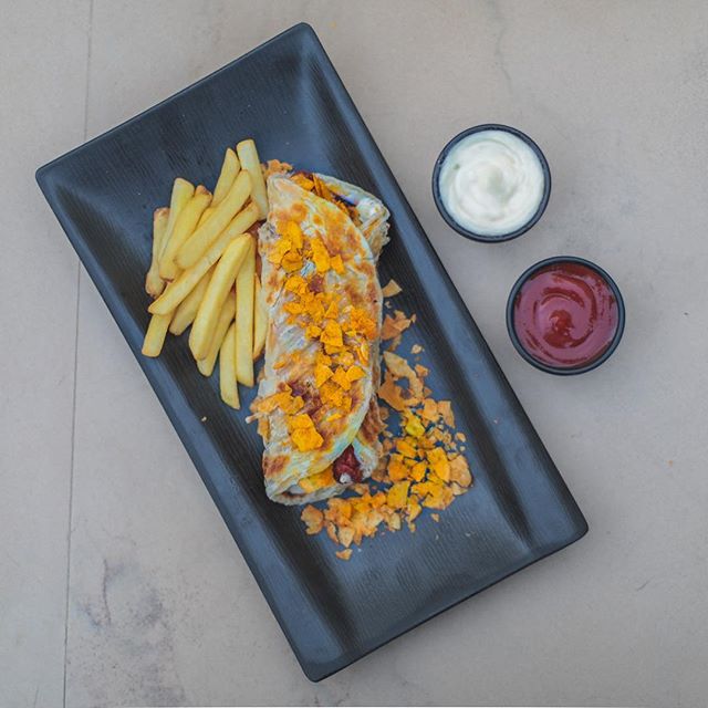 Oman Chips Roll