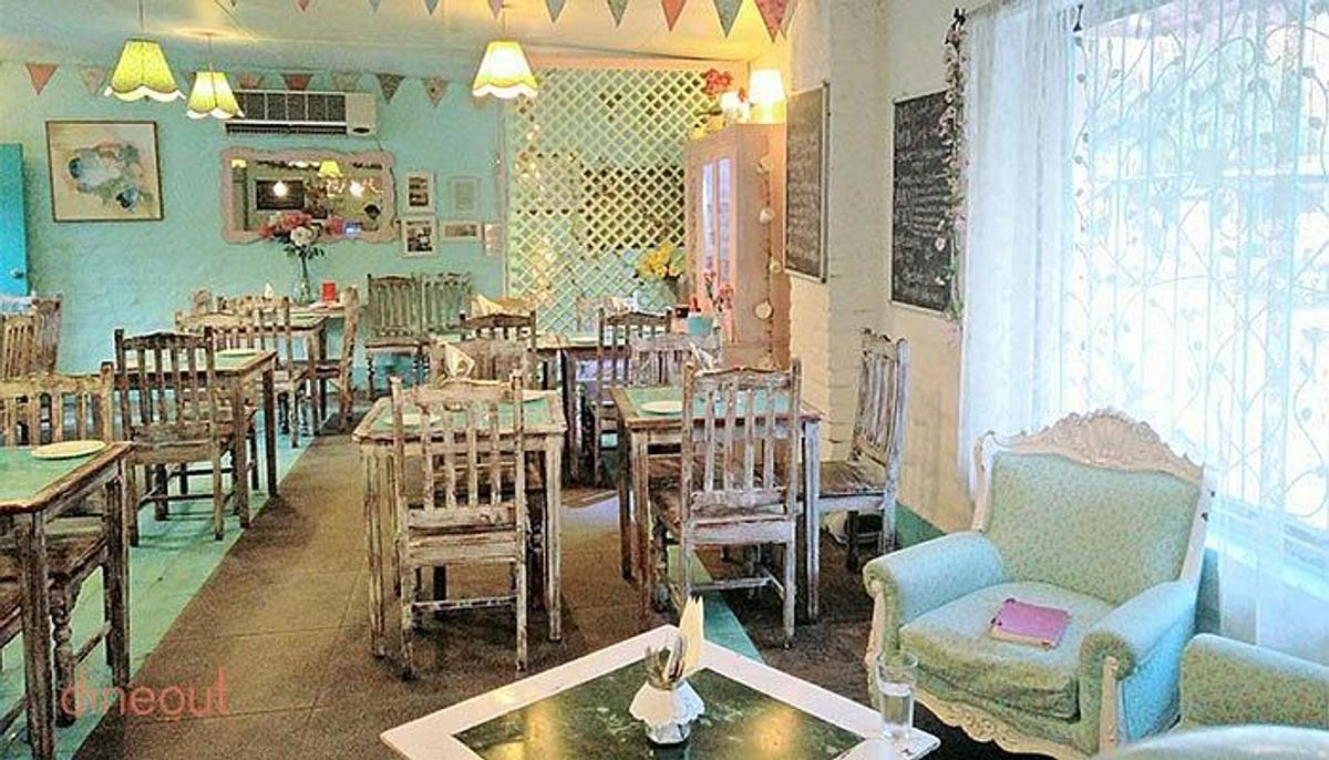 Bandra’s Hill Road: Best Cafes And Restaurants To Eat And Chill