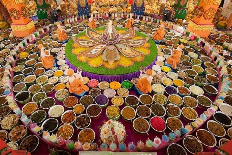 Enjoy The Biggest Diwali Feast At This Mega Kitchen In Delhi Which Is Also A Temple