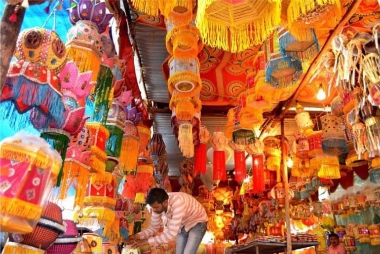 5 Markets In Delhi That Will Come To You Rescue To Have A Cracker-Free Diwali