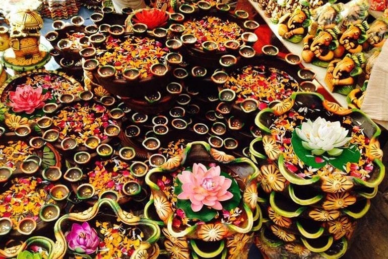 Looking For Diwali Diyas? Head To These Pottery Markets In Delhi For An Exquisite Collection!