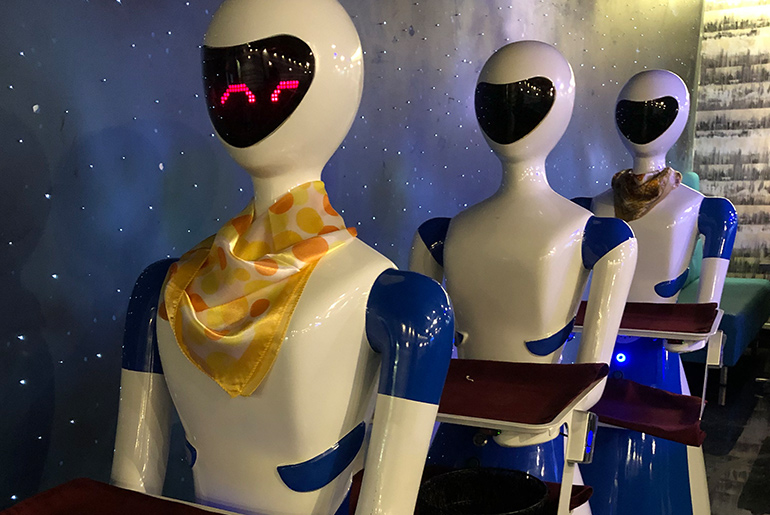 Nagpur Gets Its Very First Robot Restaurant In The Form Of Robo 2.0