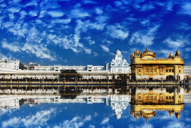 For The First Time Ever Women Will Be Able To Sing Kirtan In The Golden Temple!