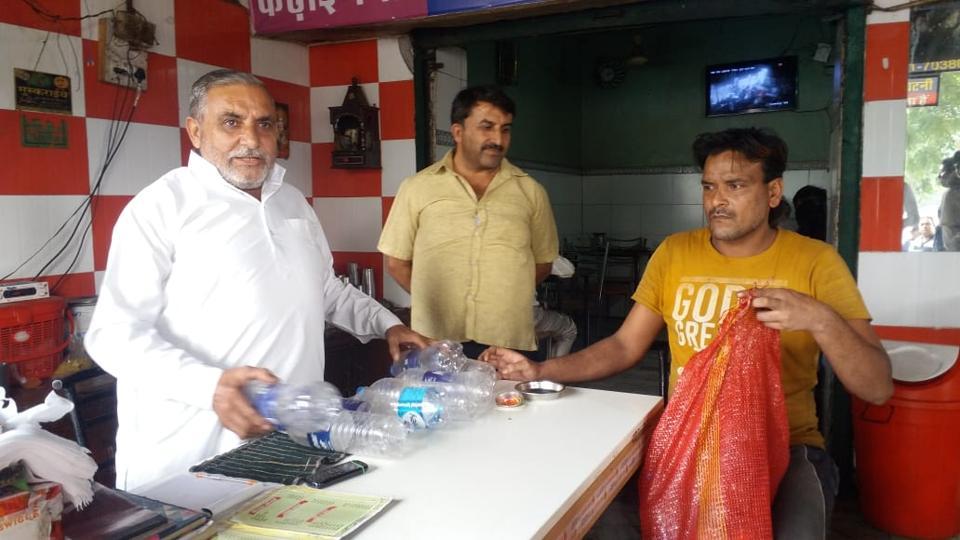 2 Dhabas In Hisar Are Offering Free Meals In Exchange For 20 Plastic Bottles
