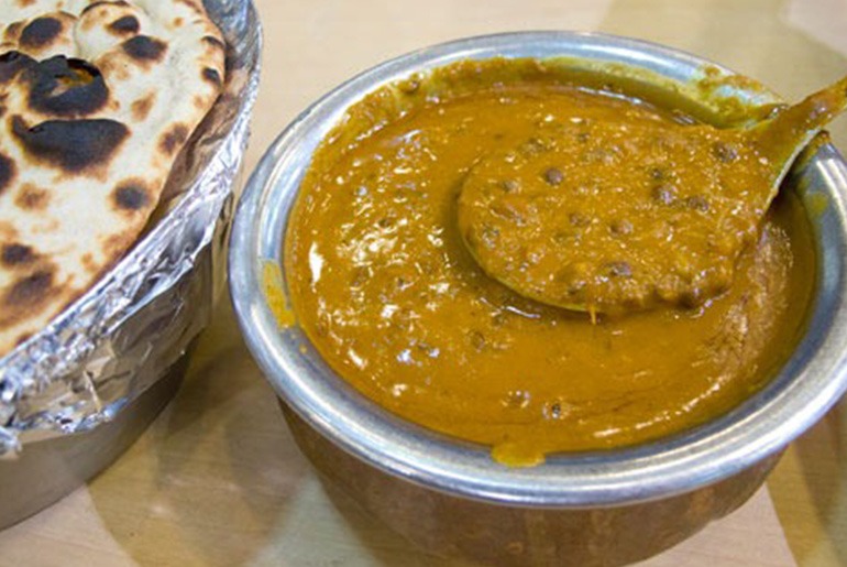 Get Dal Makhani At 1AM In Chandni Chowk At This 77-Year-Old Place For ₹170