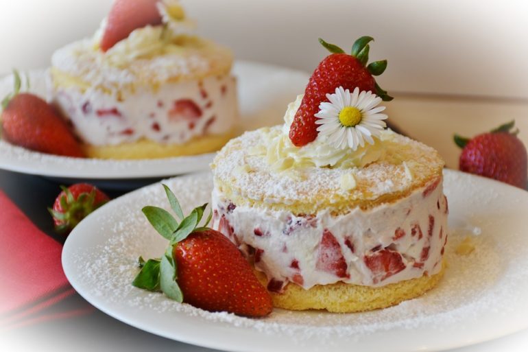 10 Best Strawberry Desserts In Mumbai For 2020