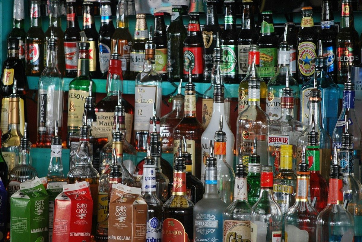 Delhi Woman Duped Of ₹25,000 In The Name Of Liquor Home Delivery; Fraudsters Cheat Over 100 People