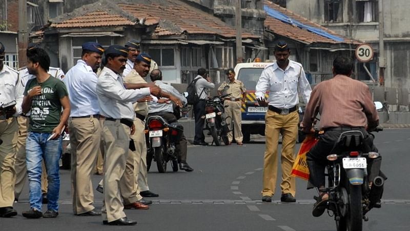 Mumbai Traffic Signals To Get Decibel Meters; More Honking Will Increase Waiting Time