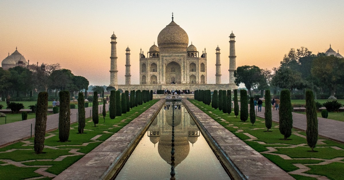 For The First Time In 300 Years, Taj Mahal Graves To Get A Clay Pack Treatment