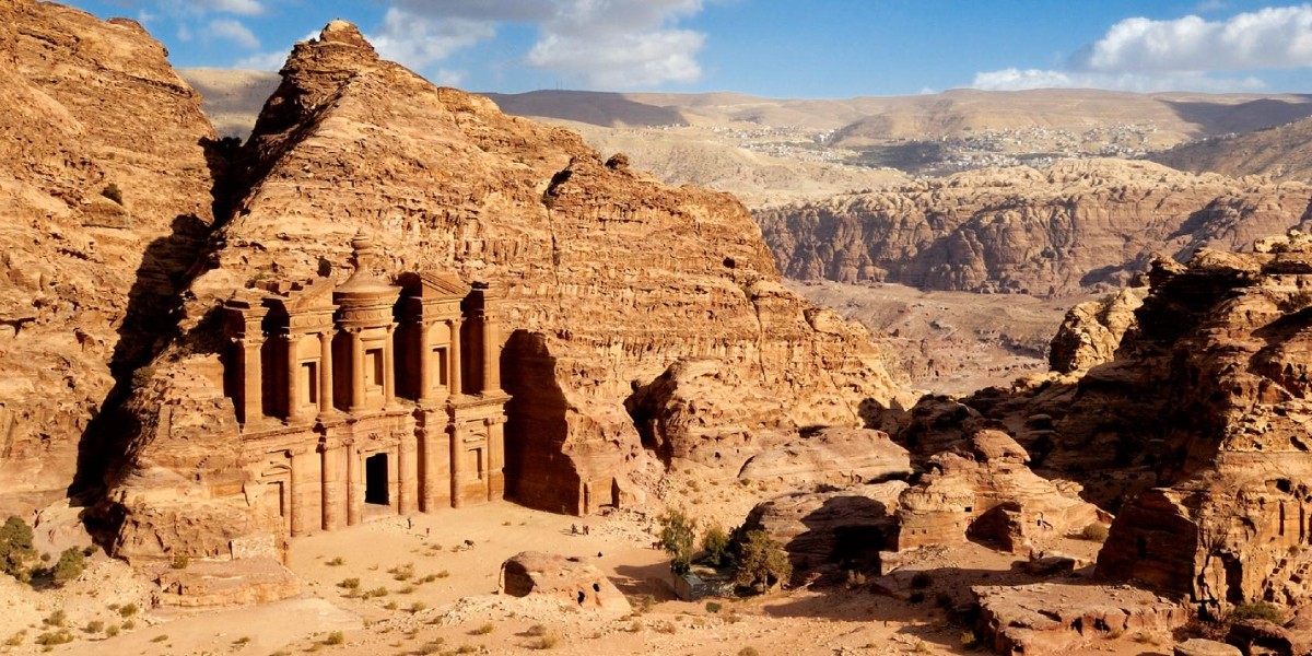 The Ancient Red Rose City In Jordan Was Carved Not Built!