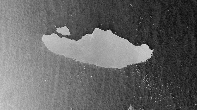 World's Largest Iceberg Antarctica begins to melt