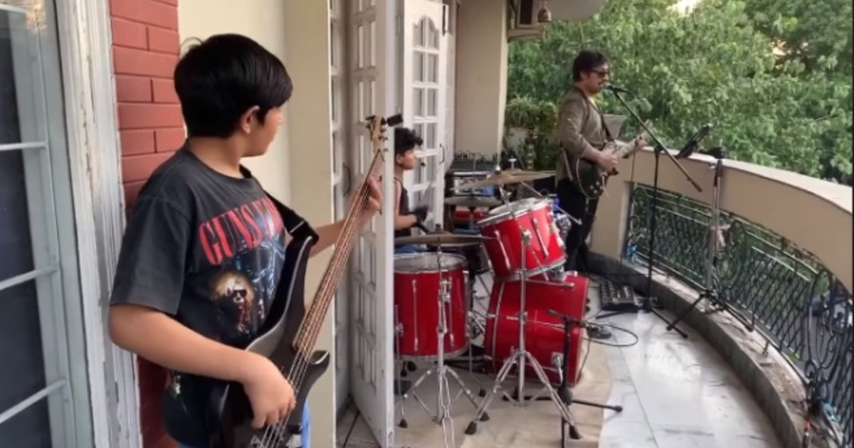 This West Delhi Musician Is Doing Balcony Concerts And The Internet Is Loving It!