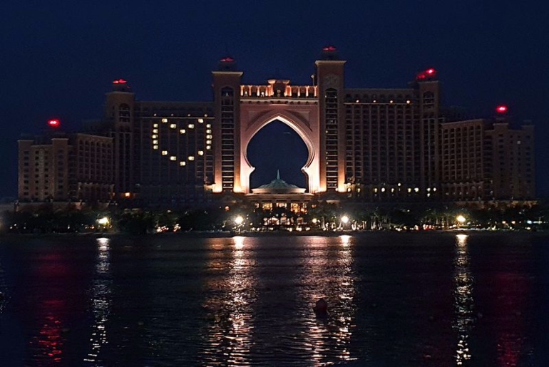 Coronavirus: Dubai Hotels Send Love Through Windows With Glowing Hearts