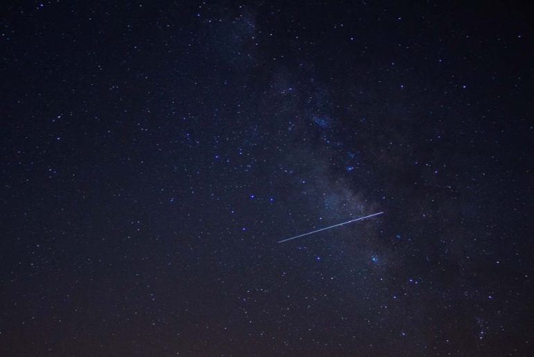 A Stunning Meteor Shower Is Expected To Hit The UAE Skies Tonight