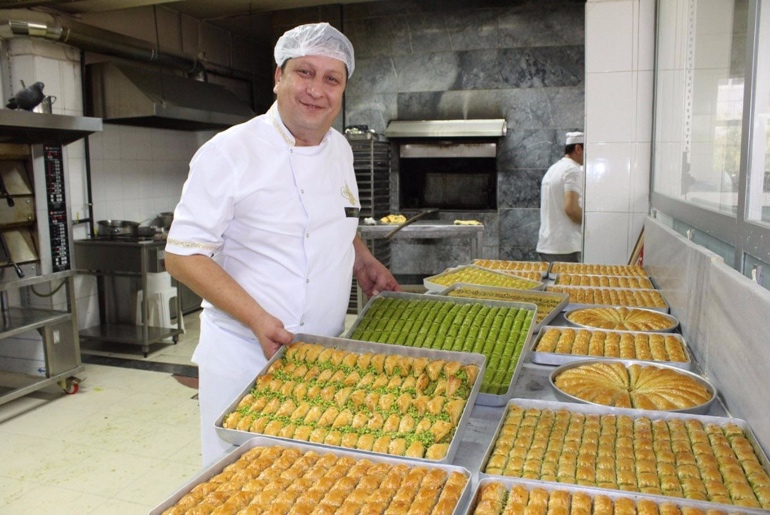 5 Traditional Arabic Sweet Deliveries Across The UAE This Ramadan