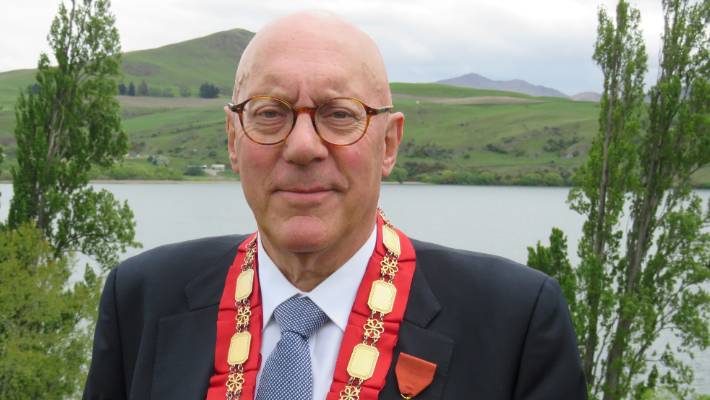New Zealand Town's Mayor Goes Bungee Jumping To Celebrate Lifting Of Lockdown