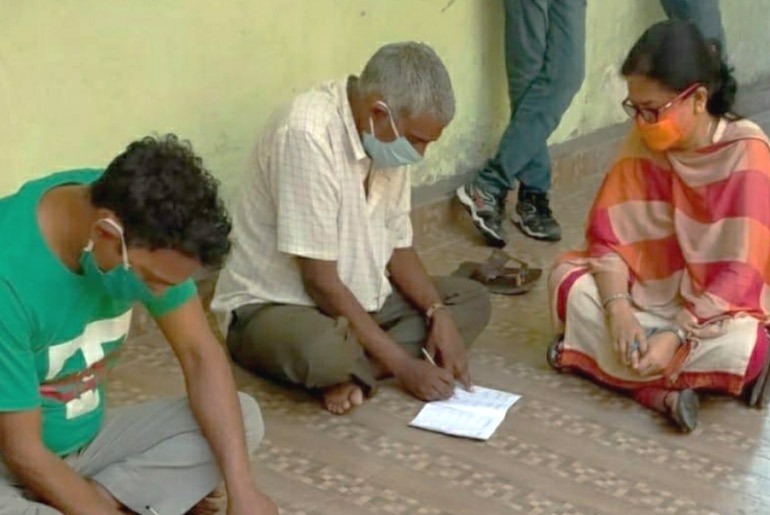 Migrant Workers Quarantined In Village School In Rajasthan Learn To Read And Write