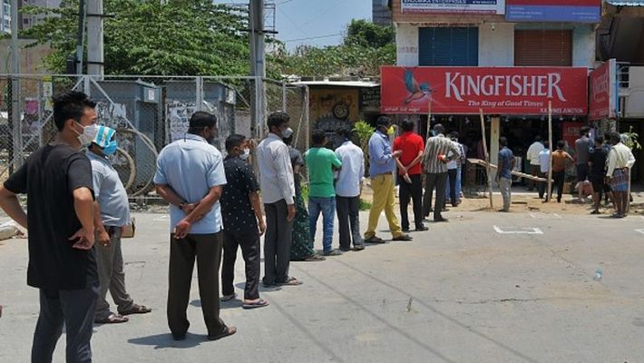 Karnataka Witnesses ₹45 Crores Worth Of Liquor Sales On First Day Of Stores Reopening
