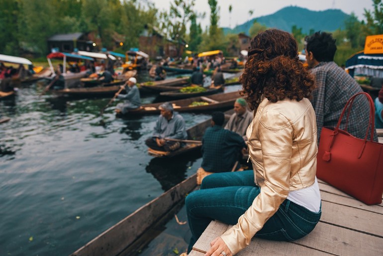 Srinagar floating market 