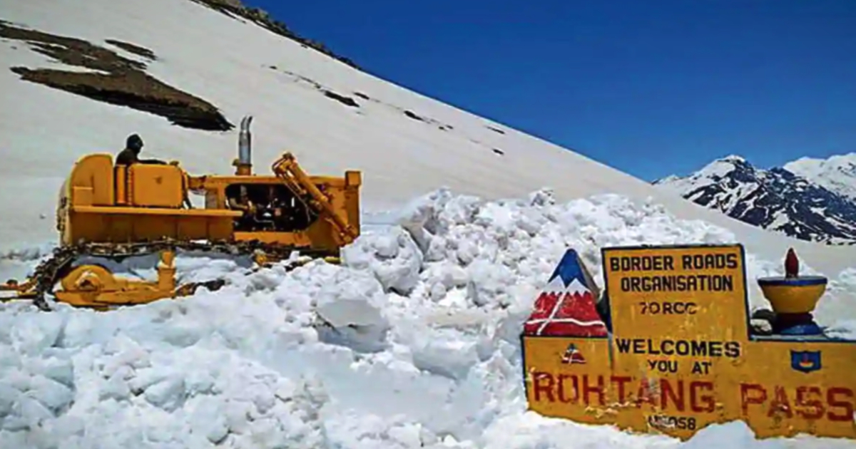 Rohtang Pass Opens Early To Transport Essentials