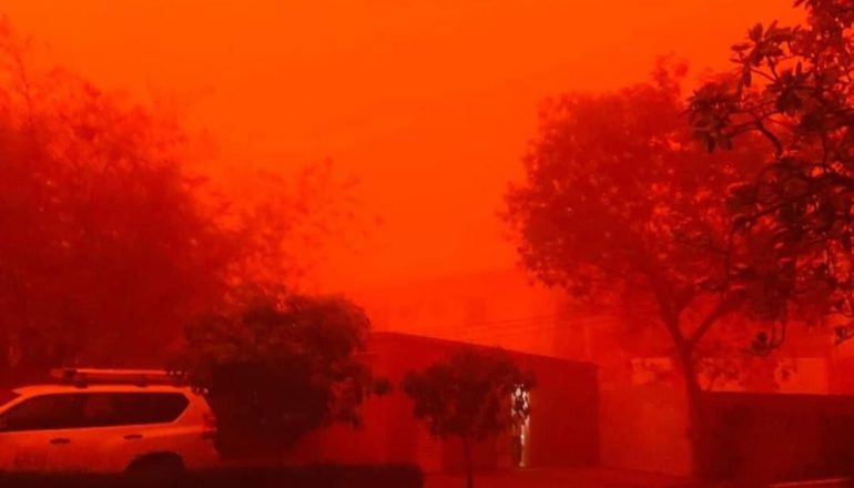 A Massive Sandstorm In Niger’s Capital Turned The Skies Into A Shade Of Blood Red