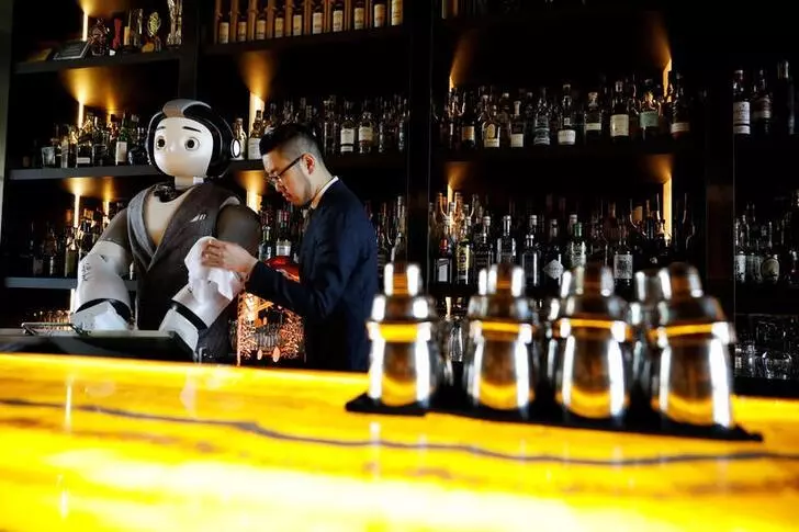 robots make cocktails in south korea