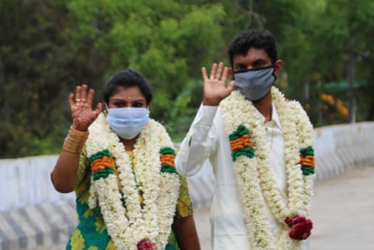 Couple marries at Tamil Nadu-Kerala border